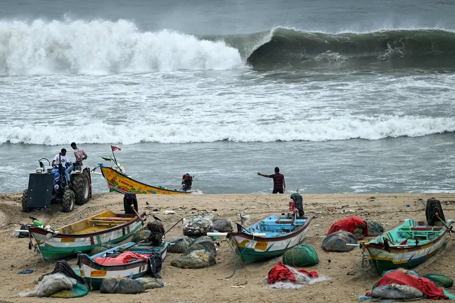 Cyclone Montha Triggers Red Alerts and Mass Evacuations Along India’s Eastern Coast