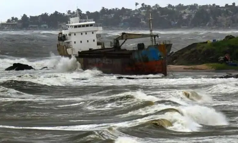 Cyclone Montha Hits India’s East Coast, Forces Mass Evacuations and Causes Widespread Damage