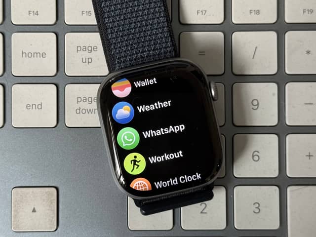 WhatsApp Launches Official Apple Watch App with Full Messaging and Voice Note Support