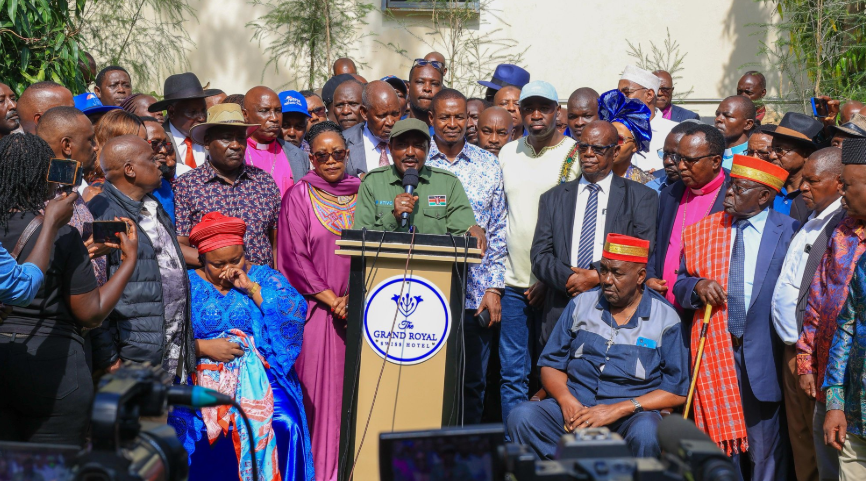 Kalonzo Musyoka Leads High-Powered Delegation to Bondo to Mourn Raila Odinga